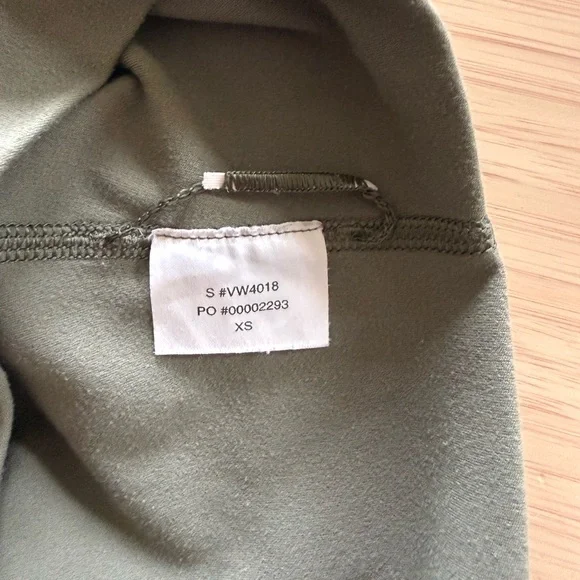 Vuori All the Feels Pistachio leggings - Picture 3 of 3